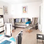 Golfe-juan A 150 M De La Et Pres De Cannes , Centre Et Gare Apartment