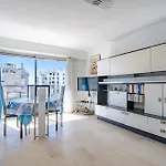 Golfe-juan A 150 M De La Et Pres De Cannes , Centre Et Gare Apartment *