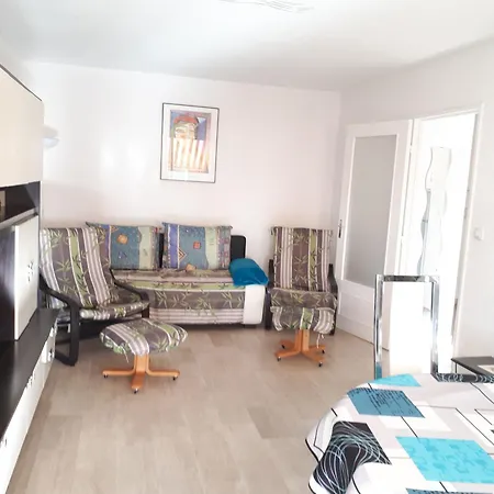 Appartement Golfe-juan A 150 M De La Et Pres De Cannes , Centre Et Gare