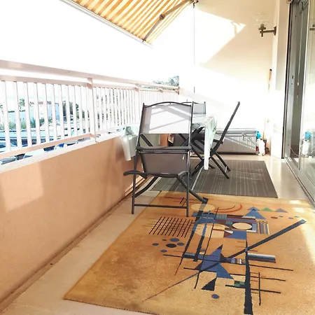 Appartement Golfe-juan A 150 M De La Et Pres De Cannes , Centre Et Gare *