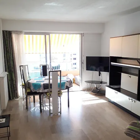 Апартаменты Golfe-juan A 150 M De La Et Pres De Cannes , Centre Et Gare