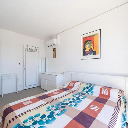 Golfe-juan A 150 M De La Et Pres De Cannes , Centre Et Gare Валлорис