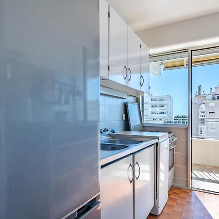 Апартаменты Golfe-juan A 150 M De La Et Pres De Cannes , Centre Et Gare