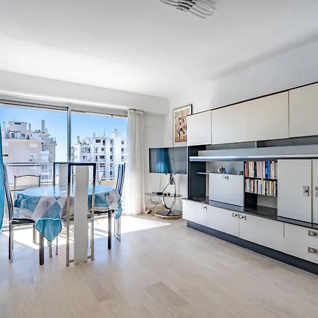 Golfe-juan A 150 M De La Et Pres De Cannes , Centre Et Gare Appartement *