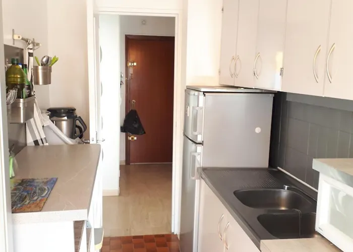 Golfe-juan à 150 M De La Et Près De Cannes , Centre Et Gare Appartement