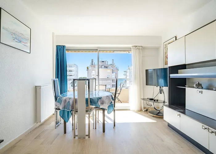 Appartement Golfe-juan à 150 M De La Et Près De Cannes , Centre Et Gare